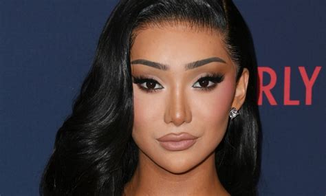 Transgender beauty influencer Nikita Dragun temporarily held in。